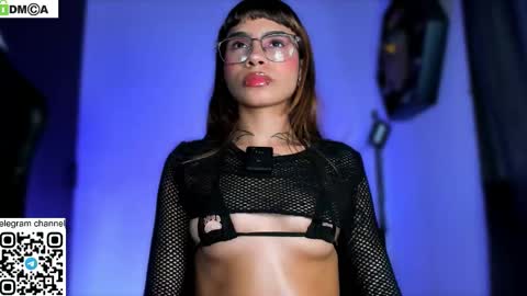 Sara online show from November 22, 7:45 pm