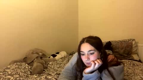 Snapshot of ghostpetal chatting on October 12, 1:31 am ghostpetal online show from October 12, 1:31 am