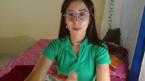 Snapshot of gia_leinn chatting on February 26, 11:09 pm Gia online show from February 26, 11:09 pm