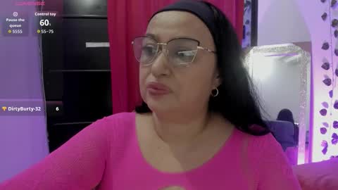 Snapshot of gia_nahomi chatting on September 26, 2:08 am nahomi online show from September 26, 2:08 am
