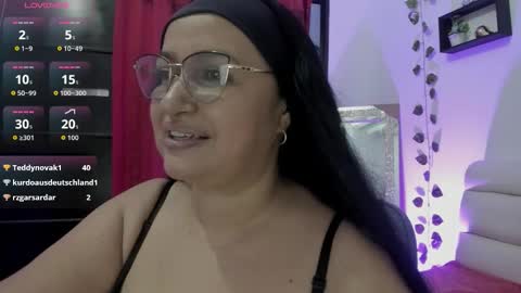 Snapshot of gia_nahomi chatting on September 25, 1:56 am nahomi online show from September 25, 1:56 am
