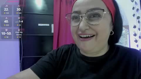 Snapshot of gia_nahomi chatting on September 21, 2:15 am nahomi online show from September 21, 2:15 am