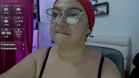 Snapshot of gia_nahomi chatting on October 9, 12:27 am nahomi online show from October 9, 12:27 am