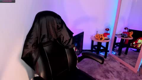 Gia  online show from December 11, 7:42 am