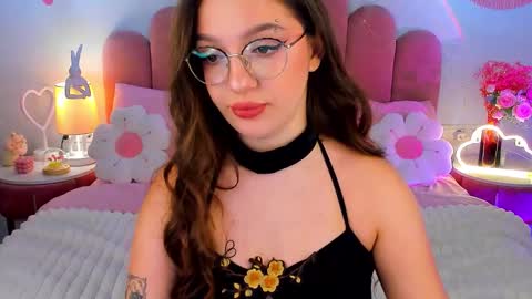 Gia online show from November 17, 1:24 pm