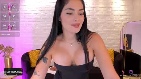 Gia Ferrera online show from October 17, 8:02 pm