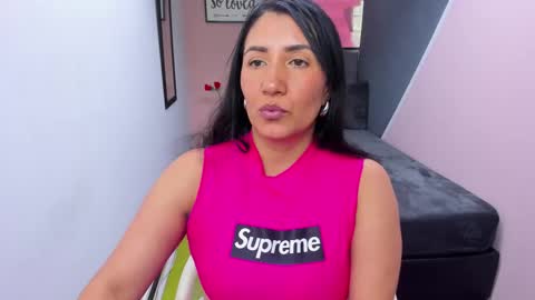 G I A  FOX online show from February 19, 3:49 pm