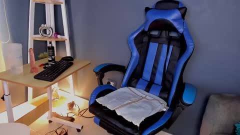   online show from January 24, 5:42 pm