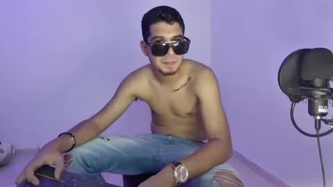 Snapshot of gianluca_silva chatting on October 19, 12:04 am Gianluca Silva online show from October 19, 12:04 am
