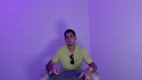 Snapshot of gianluca_silva chatting on October 20, 1:21 am Gianluca Silva online show from October 20, 1:21 am