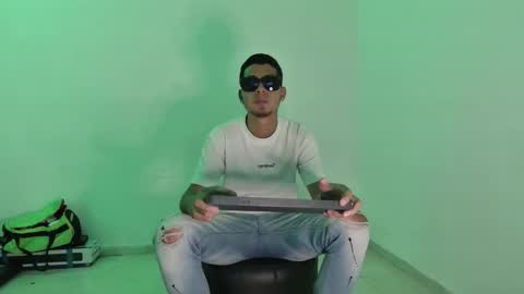 Snapshot of gianluca_silva chatting on October 16, 10:52 pm Gianluca Silva online show from October 16, 10:52 pm