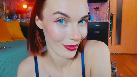 Snapshot of giantess_eva chatting on December 25, 2:35 am Eva online show from December 25, 2:35 am