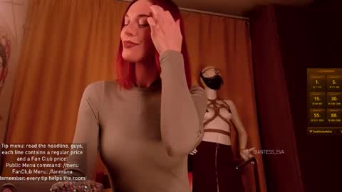 Snapshot of giantess_eva chatting on October 4, 5:00 pm Eva online show from October 4, 5:00 pm