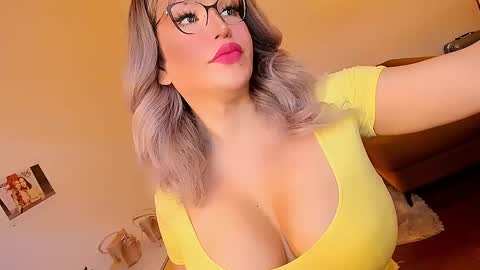 Snapshot of giftedgirl4u chatting on February 27, 4:02 am Ms. Abby - IF YOU DEMAND I DEMAND ASWELL- online show from February 27, 4:02 am