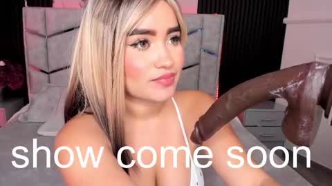 Gigi Doll online show from October 24, 11:11 am