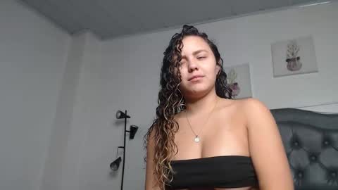 Giia  online show from November 7, 3:14 pm