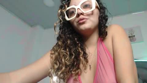 Giia  online show from November 29, 7:54 pm