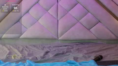 Giigii Hadid  online show from April 15, 7:58 pm