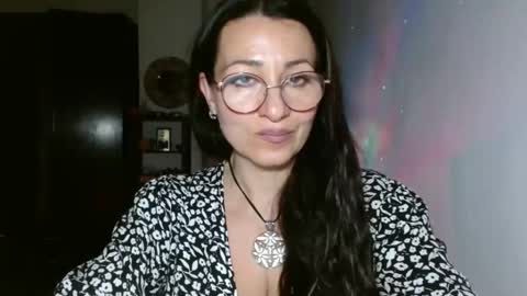 GinaONeon online show from March 5, 11:05 pm