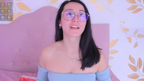 Snapshot of ginevra_esposito chatting on October 1, 4:17 pm Ginn online show from October 1, 4:17 pm