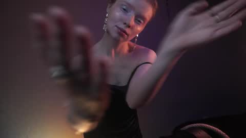        im expecting 350 thumbs up on my altar   online show from February 4, 10:35 pm