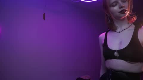        im expecting 350 thumbs up on my altar   online show from November 19, 10:30 pm