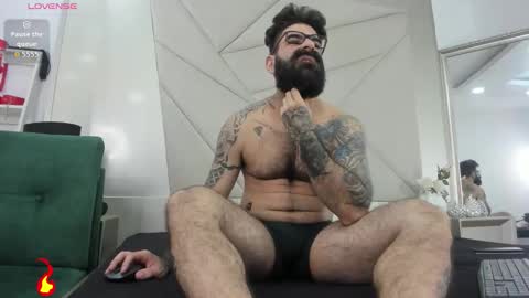 gio_lorenz online show from November 11, 2:30 pm