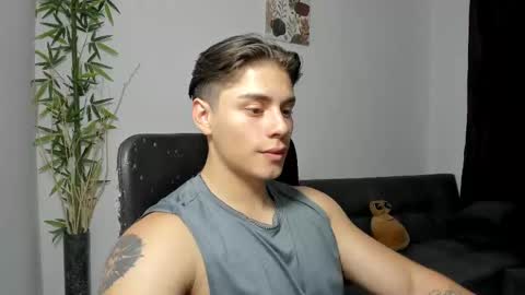 Snapshot of gio_russo chatting on February 26, 10:26 pm GioRusso online show from February 26, 10:26 pm
