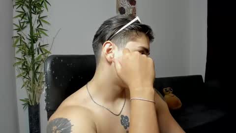 Snapshot of gio_russo chatting on February 28, 5:26 am GioRusso online show from February 28, 5:26 am