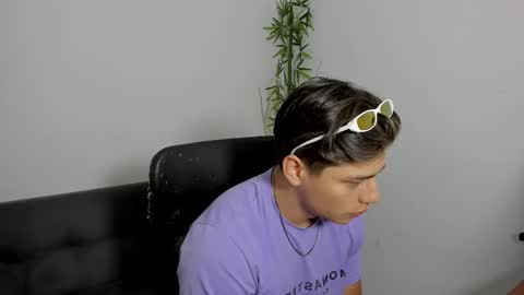 Snapshot of gio_russo chatting on March 9, 4:44 pm GioRusso online show from March 9, 4:44 pm