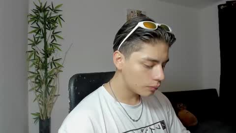 Snapshot of gio_russo chatting on March 2, 11:42 pm GioRusso online show from March 2, 11:42 pm