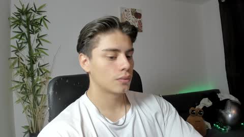 Snapshot of gio_russo chatting on February 3, 4:10 pm GioRusso online show from February 3, 4:10 pm