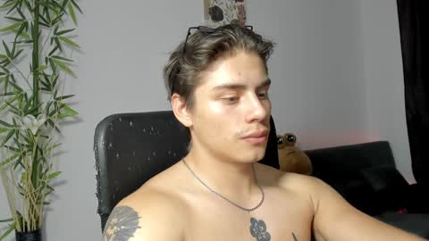 Snapshot of gio_russo chatting on January 11, 5:31 am GioRusso online show from January 11, 5:31 am