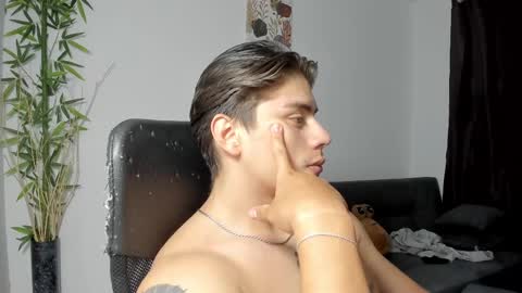 Snapshot of gio_russo chatting on February 19, 2:55 pm GioRusso online show from February 19, 2:55 pm