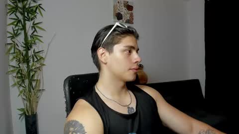Snapshot of gio_russo chatting on February 11, 3:40 am GioRusso online show from February 11, 3:40 am