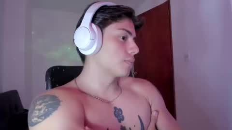 Snapshot of gio_russo chatting on September 8, 9:47 pm GioRusso online show from September 8, 9:47 pm