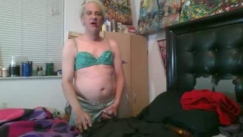 giovanna132008 online show from November 9, 9:28 pm