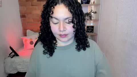 girl_inline online show from February 13, 8:55 pm