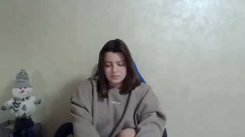 Snapshot of girl_leya chatting on January 18, 10:28 pm girl_leya online show from January 18, 10:28 pm