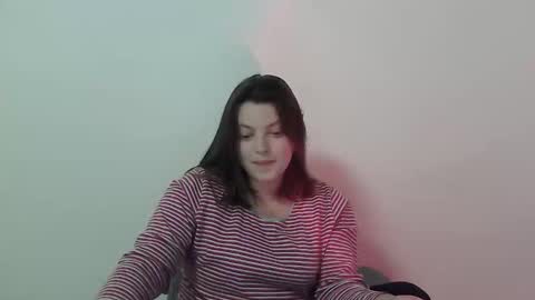 Snapshot of girl_leya chatting on October 25, 7:03 pm girl_leya online show from October 25, 7:03 pm