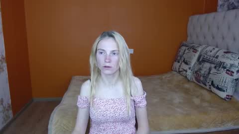 Snapshot of girl_summer97 chatting on October 12, 2:09 pm Katia online show from October 12, 2:09 pm