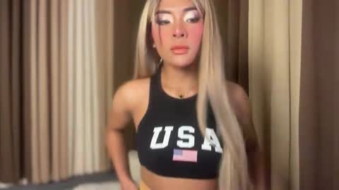 queen ronna online show from April 11, 11:42 pm