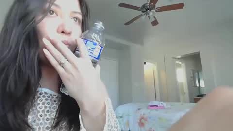 Jasmine online show from December 5, 10:06 pm