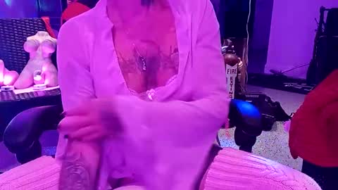 girls227445638252 online show from January 27, 5:26 pm