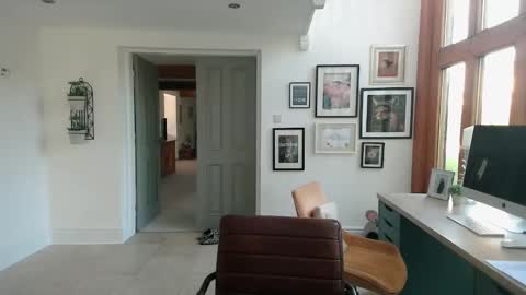 girlsandbikes online show from September 16, 8:17 am