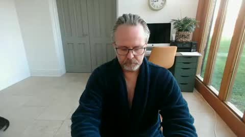 girlsandbikes online show from January 2, 11:20 am