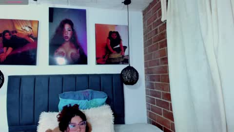  Kylie  online show from April 7, 4:47 am