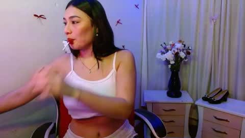 Snapshot of giselle_greey chatting on October 28, 7:31 am giselle_greey online show from October 28, 7:31 am