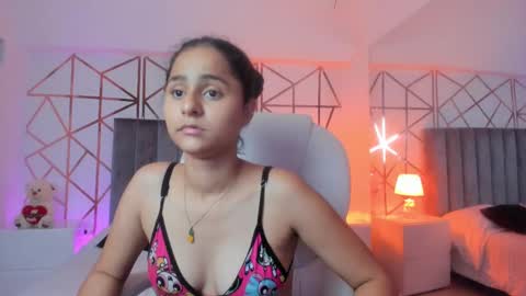 GISELLE ROLDAN online show from February 25, 3:09 pm