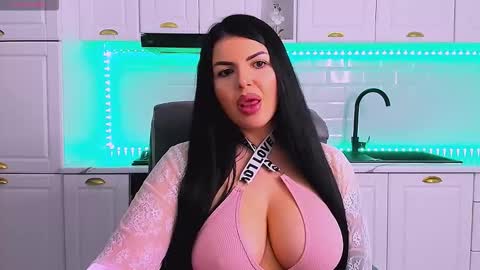 Giulia online show from February 3, 3:04 am